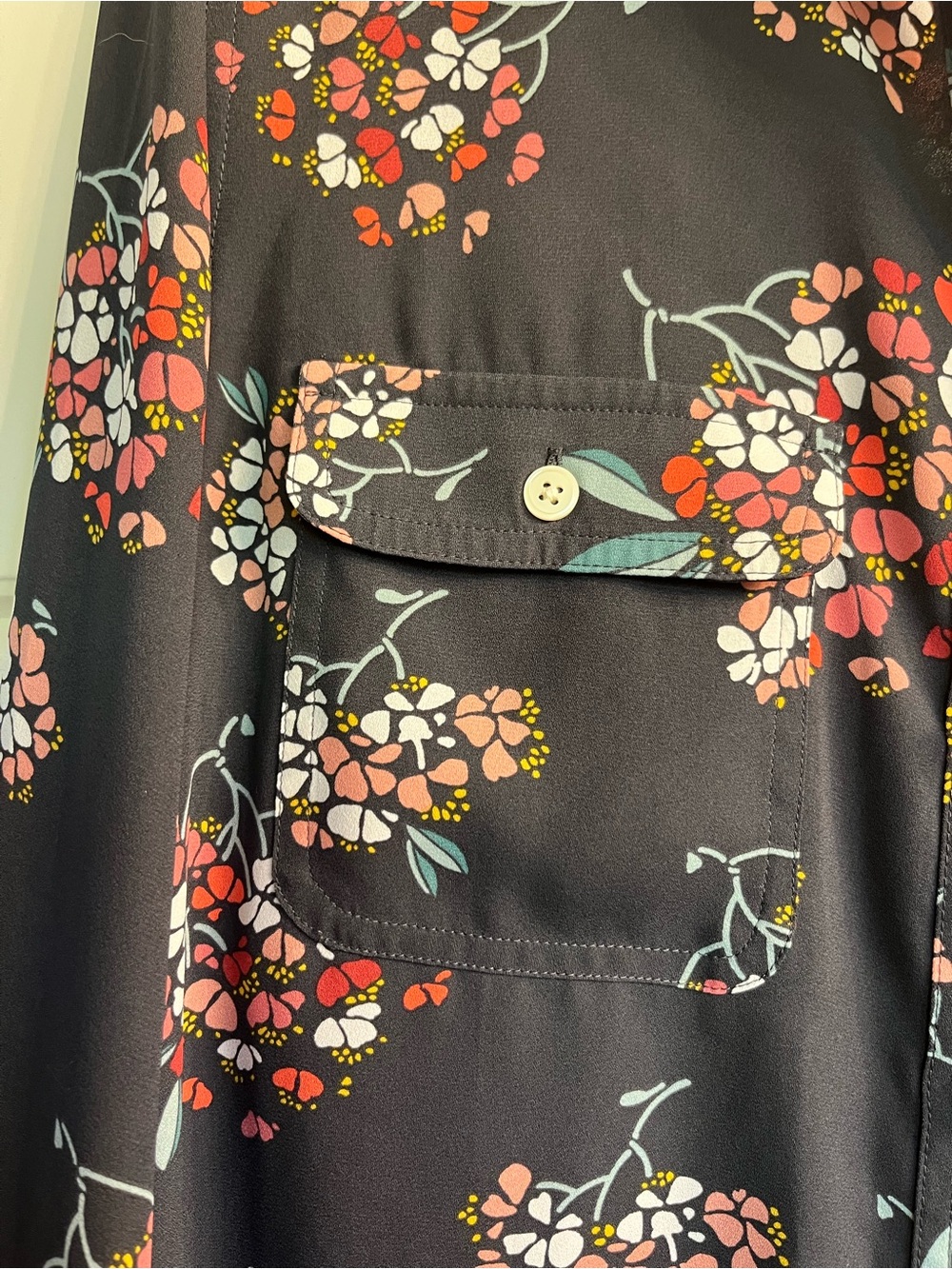 LOFT Grey Floral Button-Up Blouse - Picture 5 of 7